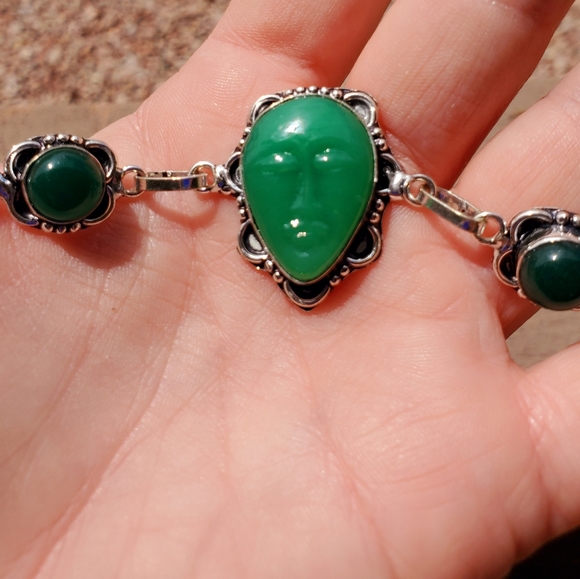 New Carved Face Green Onyx Silver Bangle Bracelet. - Picture 8 of 12